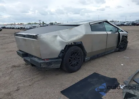 2024 Tesla Cybertruck Cyberbeast z USA, uszkodzony, nr VIN 7G2CEHEE4RA047686